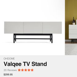 Tv Stand / Entertainment Cent 