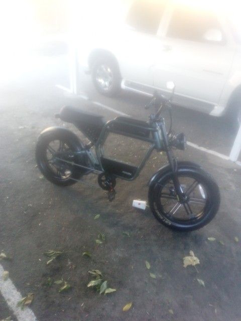 Revv Ride 1 Up Ebike
