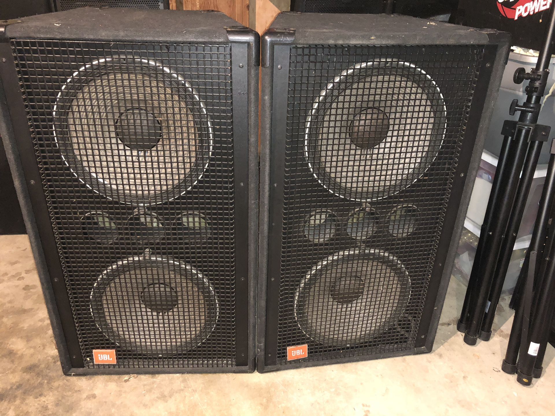 4 JBL 15’ Sr series dual subwoofers & 4 PA’s. for Sale in Manteca, CA