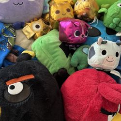 Angry birds And pet Simulator plushies! 