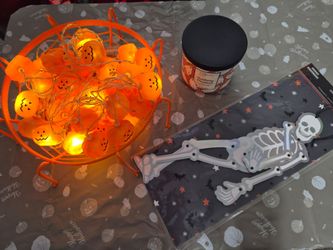 Halloween Decor Bundle - $10 🎃