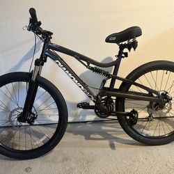 Diamondback Mountain Bike medium size 