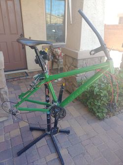 15" Giant mountain bike Frame For 26" Wheels and Parts