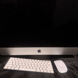 Apple Computer with wireless keyboard and mouse 