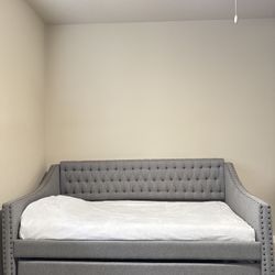 Twin/Trundle Bed