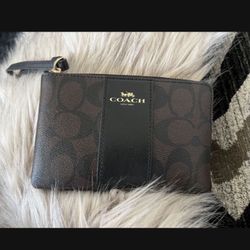 Coach Small Wristlet Like New 
