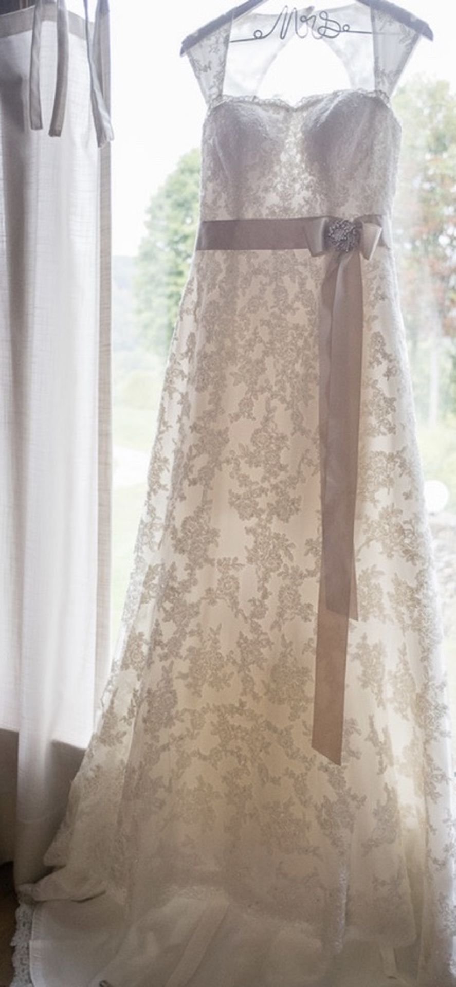 Gently Used Wedding Dress (by Maggie Sottero)