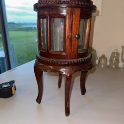 🪞 Antique Solid Wood Tea Table / Display Cabinet – Vintage Charm – $60