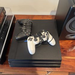 PS4 - Working Condition W 2 Controllers