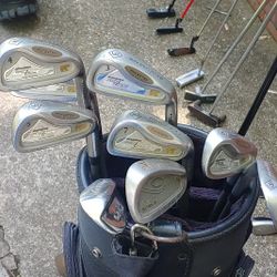 Complete Set Of Men's Golf Clubs