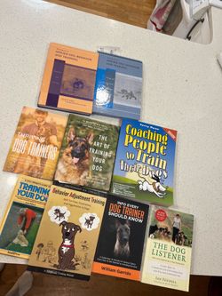DOG TRAINING BOOKS