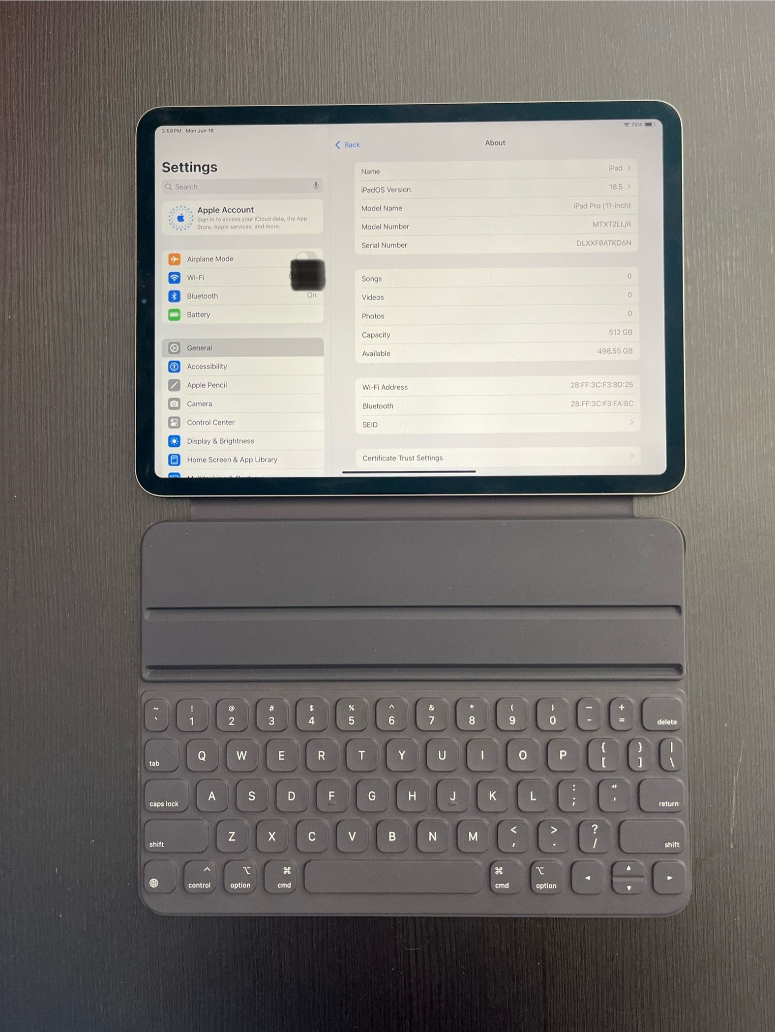 APPLE IPAD PRO 11” (FIRST GENERATION) COMES WITH KEYBOARD