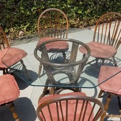 Breakfast Table & Chairs