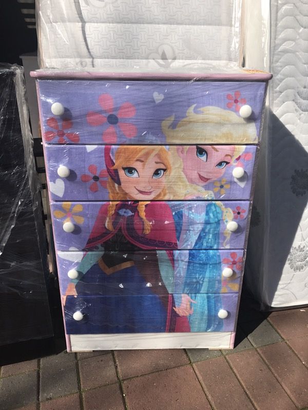 New Frozen Anna & Elsa Chest of Drawers Dresser. Only One!