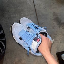 Used Jordan 4 university blue size 10