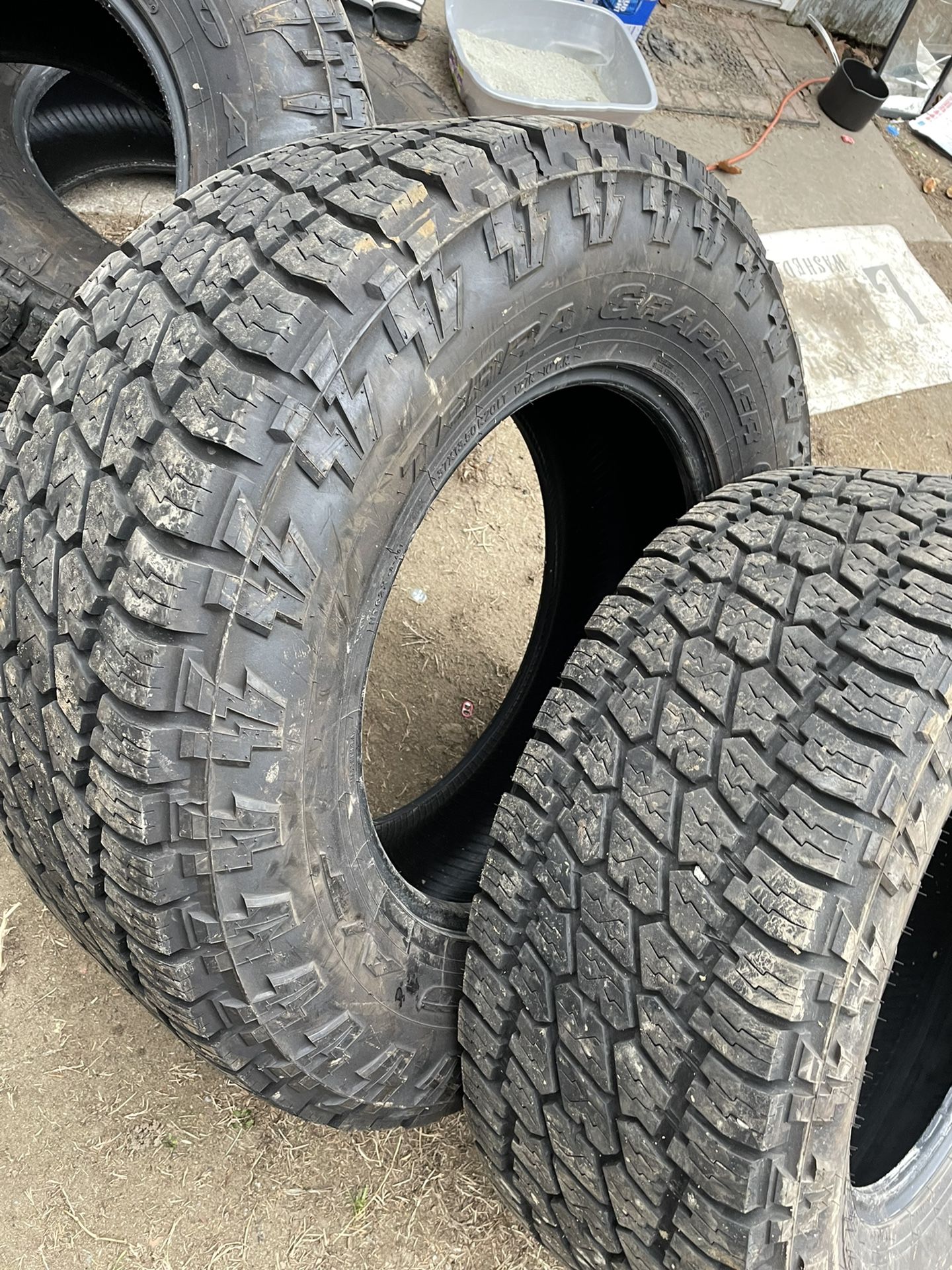 37/12.5r20