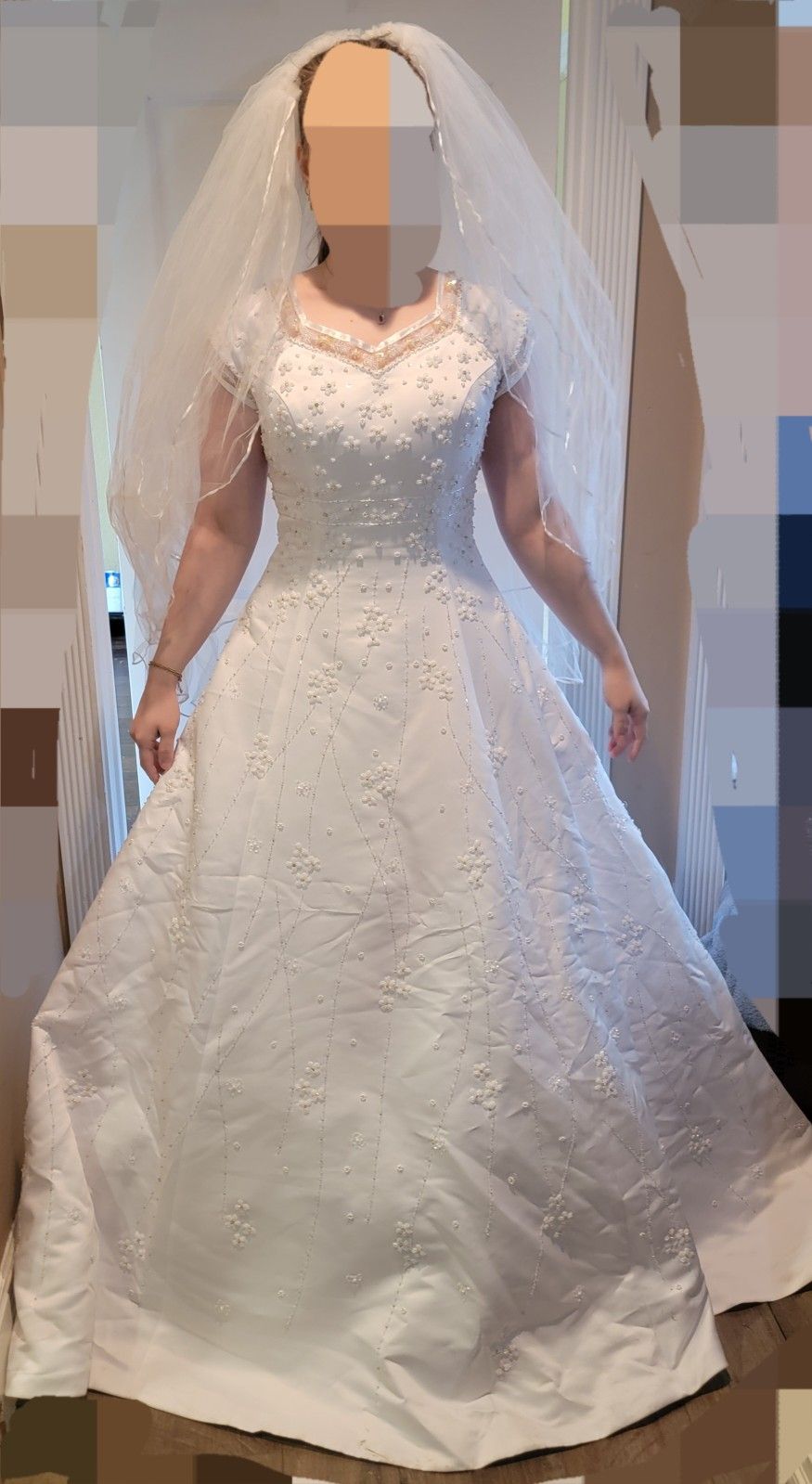 Size 10 Wedding Dress And veil- 300obo