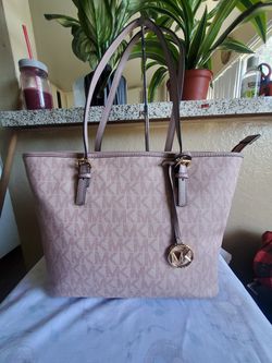 Louis Vuitton Brown Hand Bag for Sale in Winchester, CA - OfferUp