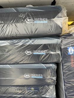 Queen Mattresses - LIKE NEW! Delivery Available