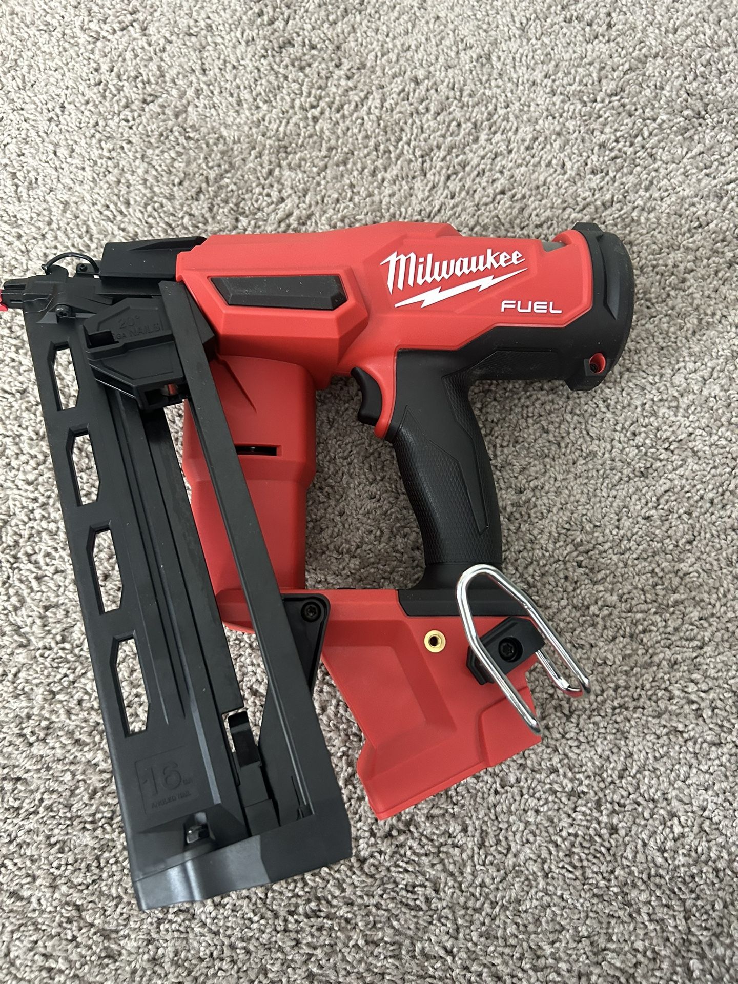 Milwaukee M18 Fuel Brushless 16ga Angled Finish Nailer