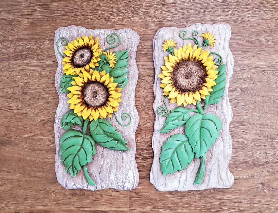 Set Of 2 Sunflower Plaques