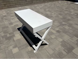 Computer desk