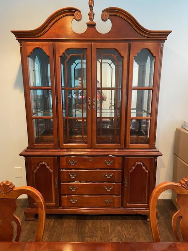 Queen Anne Style Dining Room Set