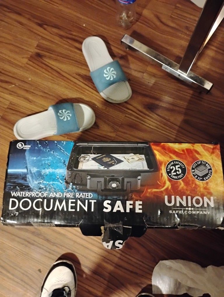 Brand New Safe Comes With Two Keys