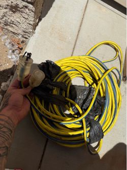 Heavy duty outdoor extension cord
