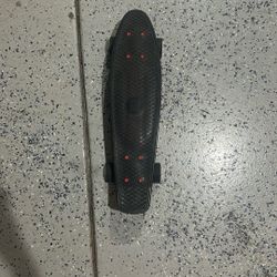 Skate/Penny board good (black and red)