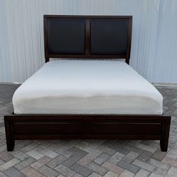 Nice Queen size bed, mattress included for free if you want it and boxspring. Delivery available for an additional cost. In great condition. 