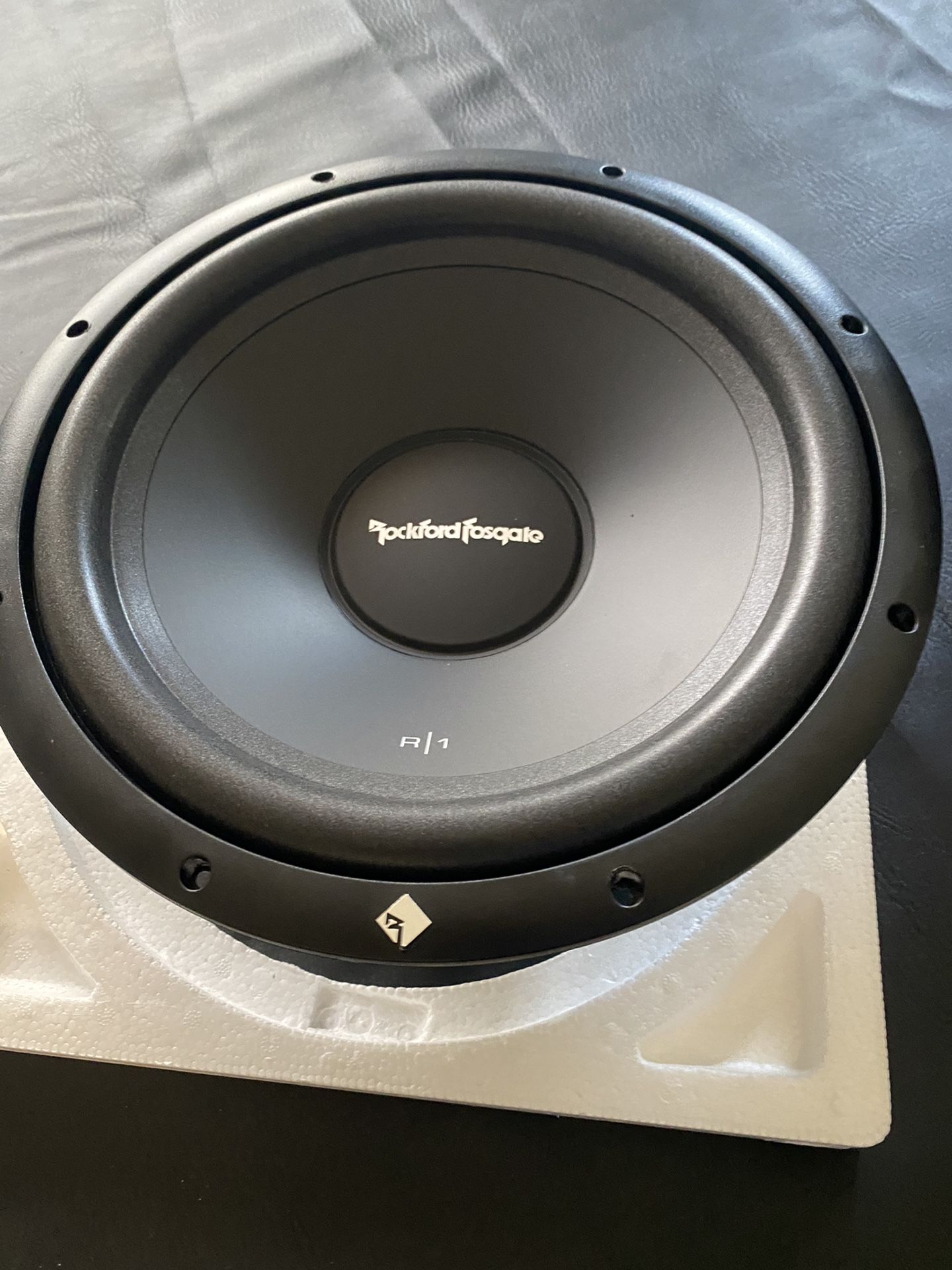 Rockford Fosegste R1 12” Subwoofer 