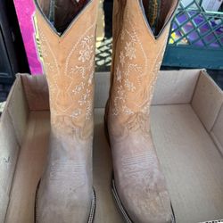 Ladies Leather Boots 