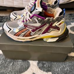 Balenciaga Runner Sneakers Multicolor size 9.5