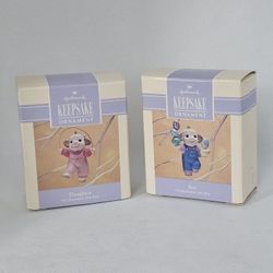 2 New Hallmark 1993 Daughter Son lamb Ornament Set LOT Box Family egg sheep
Brand new,  never displayed 
1993 Easter collection- Son and Daughter 
Smo