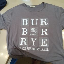 Burberry Tee Medium