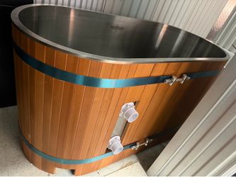 Lifetimer cedar hot tub/cold plunge