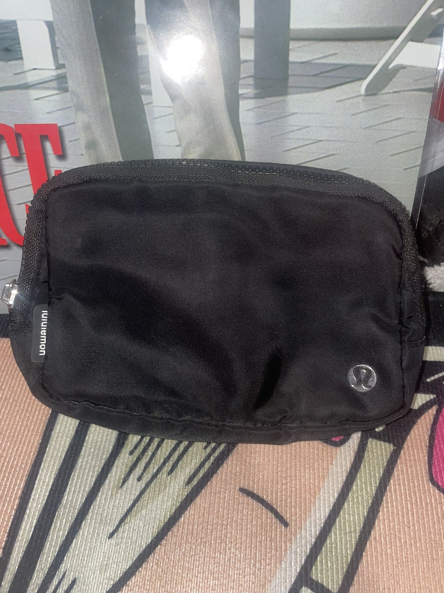 Lululemon Side bag