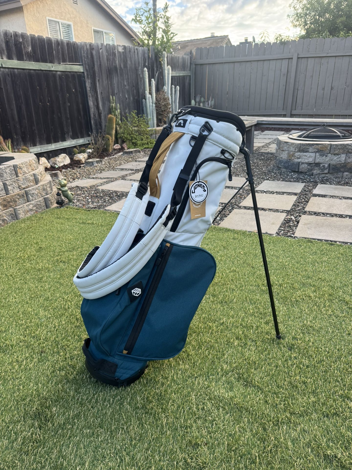 New Jones Rover Golf Bag, Sold Out Colorway