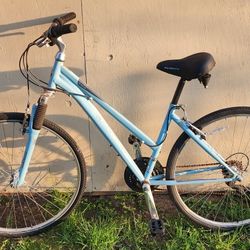 SCHWINN LADIES HYBRID CRUISER