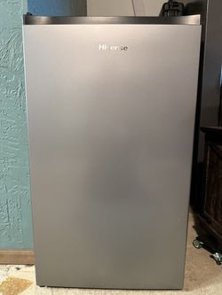 Hisense 4.4-cu ft Mini Fridge, Beverage Cooler, No Freezer