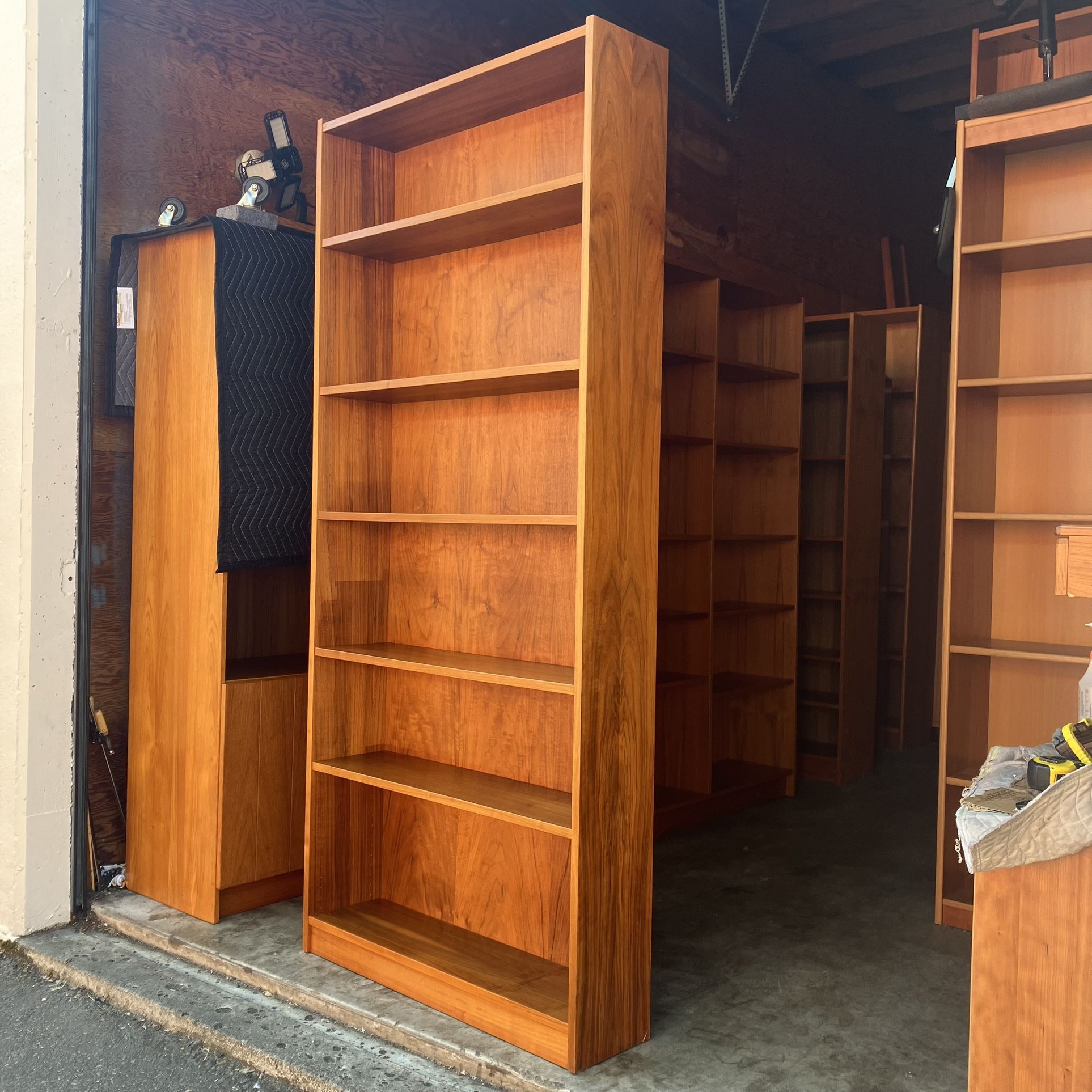 Beautiful Vintage Mid Century Rosewood Bookcase 