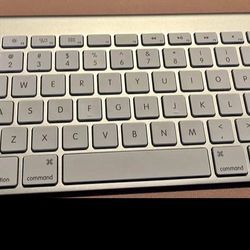 Apple Wireless Keyboard 