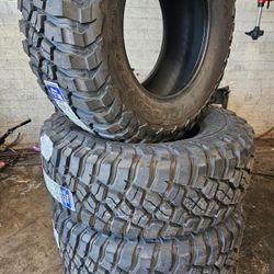 New Set Of Bf Goodrich MT 35 1250 18 
