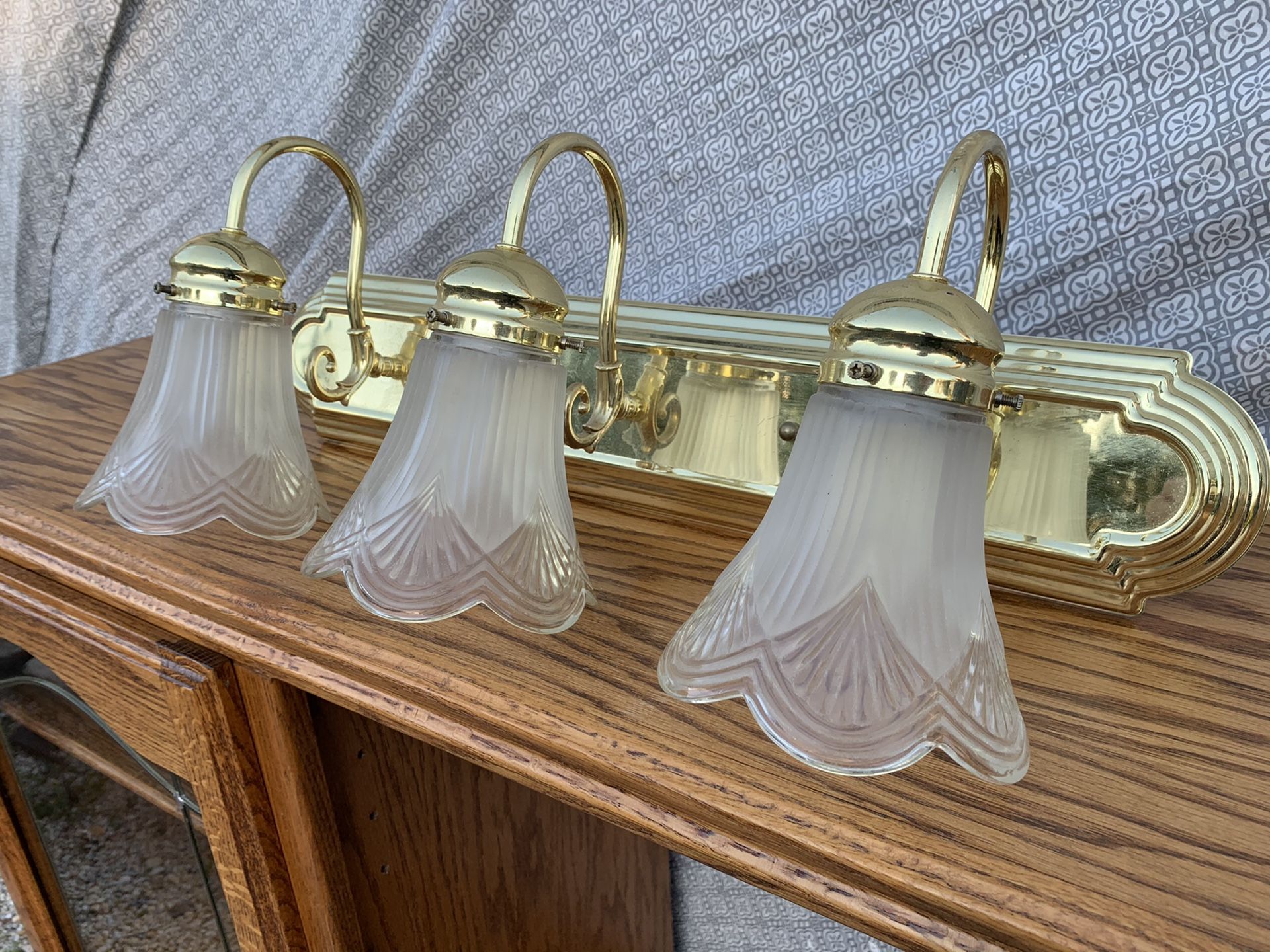 Triple Vanity Light (Gold)