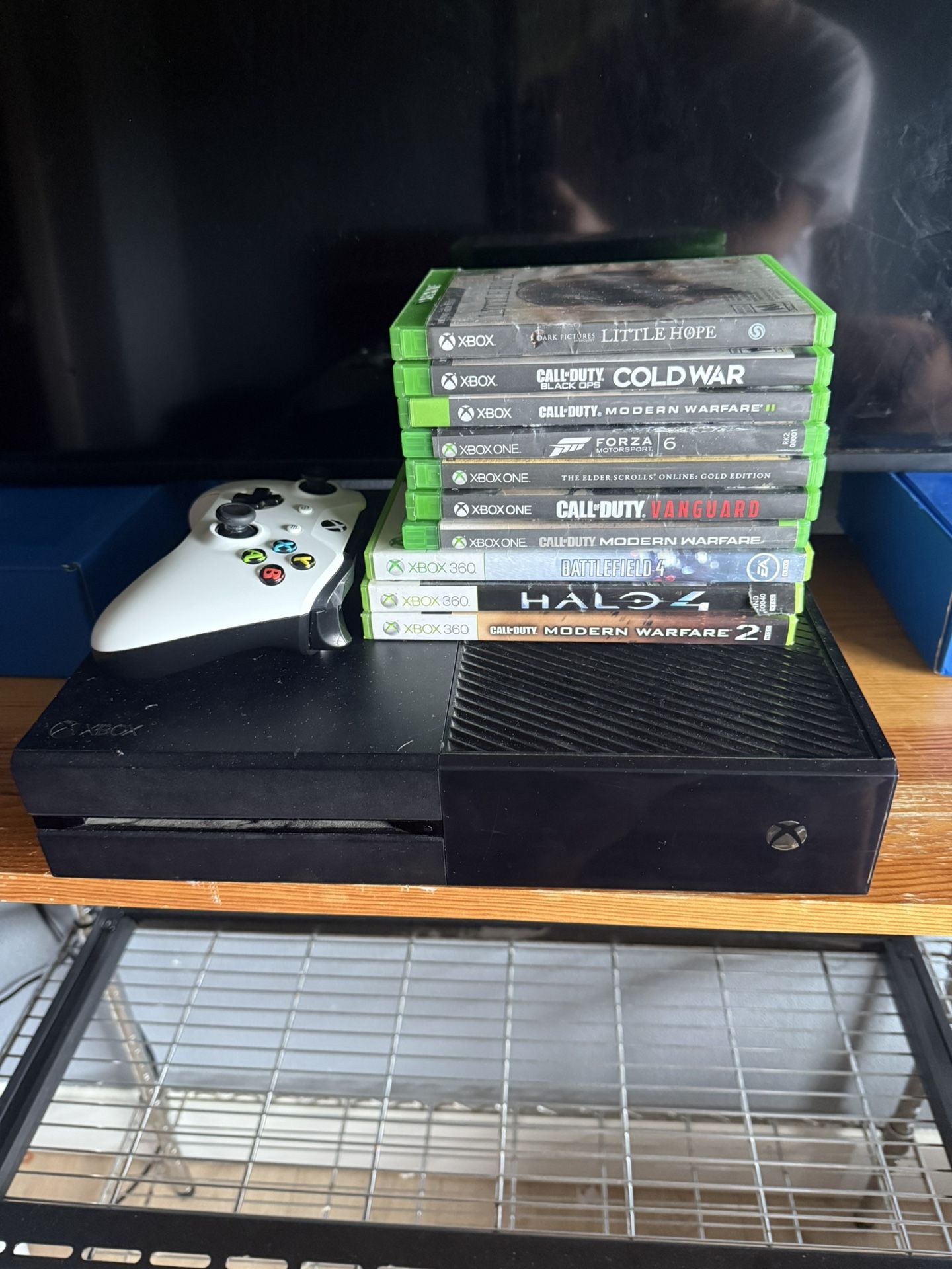 Xbox One W Controller And Games 