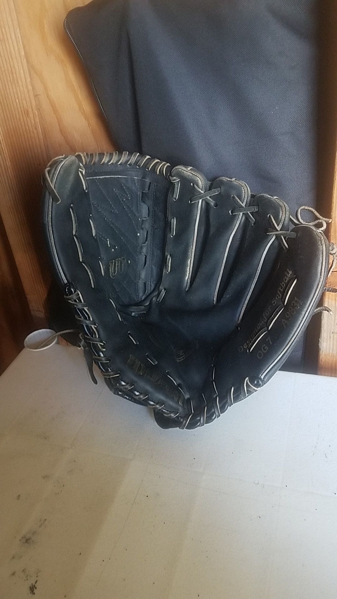 Softball glove, wilson 13"