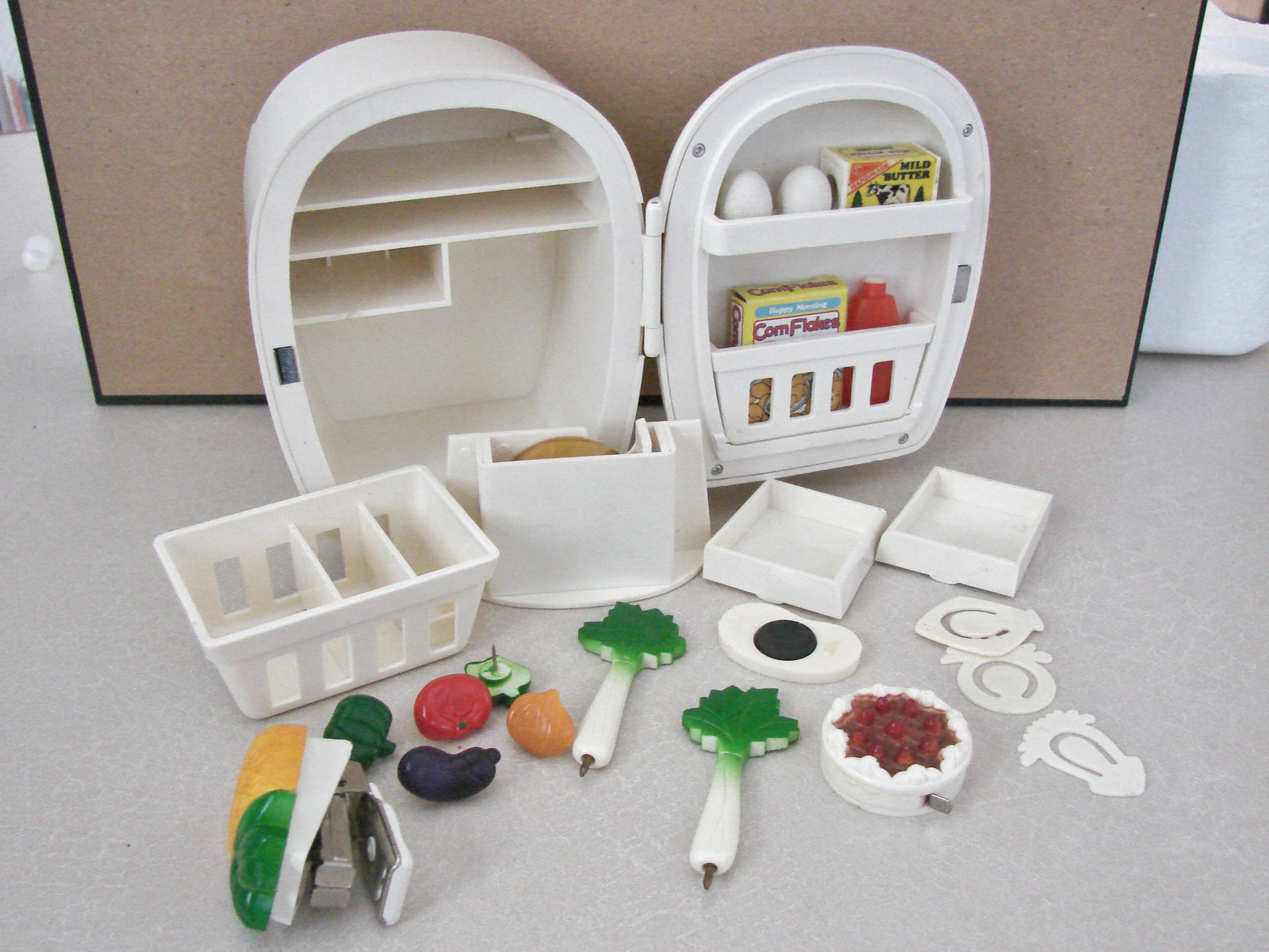 Cute Vintage Beetland Mini Fridge Desk Set Toy for Sale in