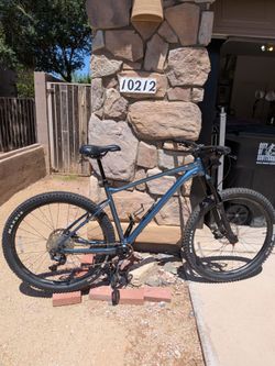 2022 giant fathom 29 inch xl frame