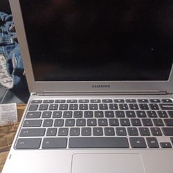 Totally Awsome Laptop Tablet Hybrid. Excellent Condition 